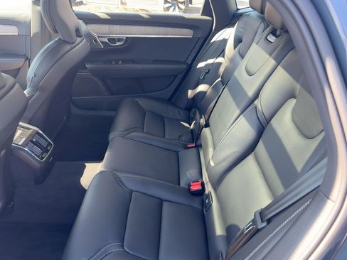 Used 2023 Volvo S90 B6 Ultimate image 15