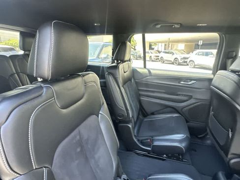 Used 2024 Jeep Grand Cherokee L Altitude RWD image 14