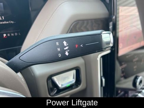 Used 2025 GMC Yukon Denali w/ Sun & Power Step Package image 23