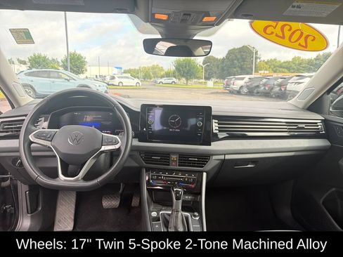 Used 2025 Volkswagen Jetta SE FWD image 14