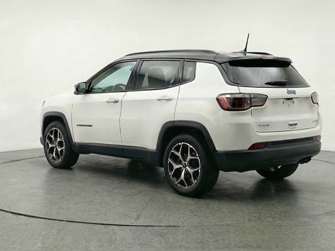 Used 2025 Jeep Compass Limited image 6