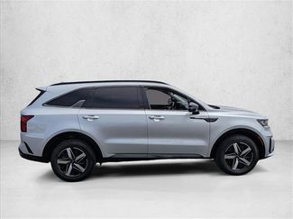 Used 2022 Kia Sorento EX w/ Panoramic Sunroof Package FWD video 4