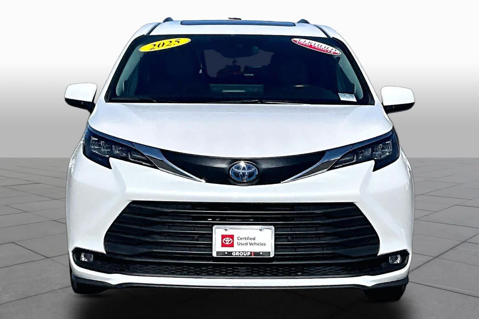 Certified 2025 Toyota Sienna XLE w/ XLE Plus Package AWD/4WD image 3