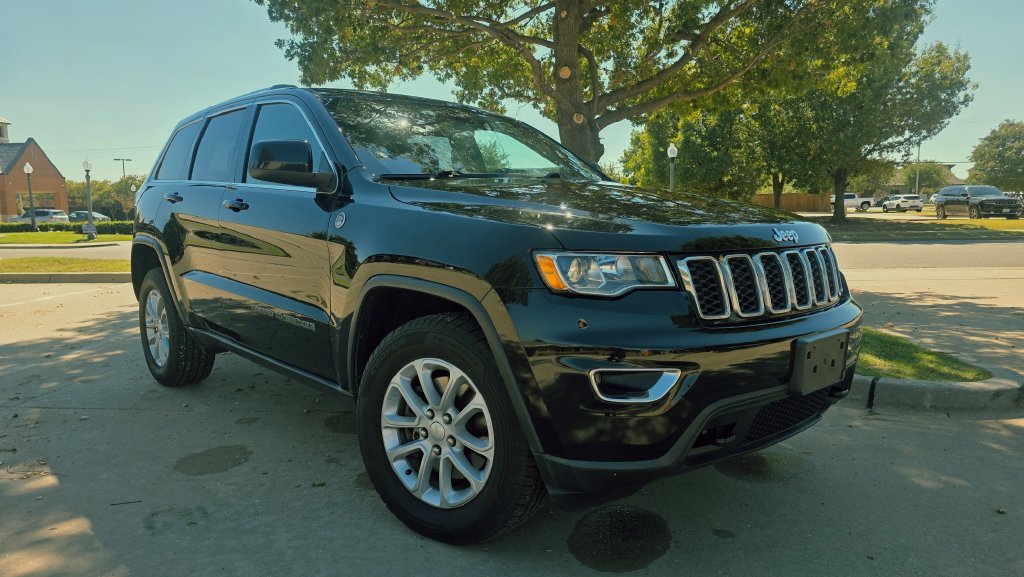 Used 2021 Jeep Grand Cherokee Laredo AWD/4WD image 19