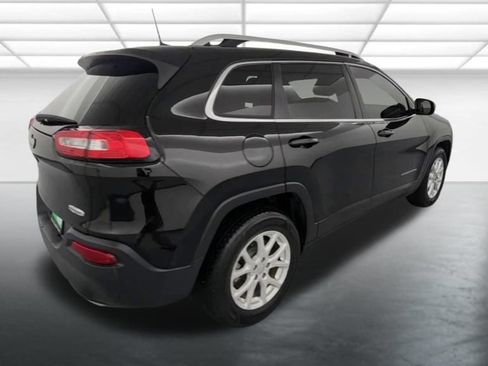 Used 2017 Jeep Cherokee Latitude w/ Comfort & Sound Group AWD/4WD image 8