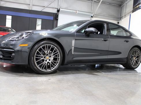 Used 2023 Porsche Panamera Platinum Edition image 8