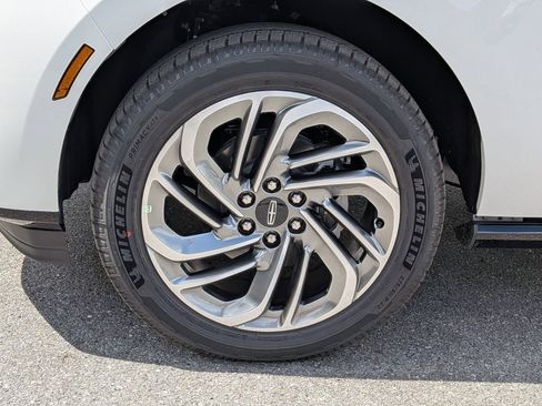 New 2026 Lincoln Navigator L Reserve AWD/4WD image 6