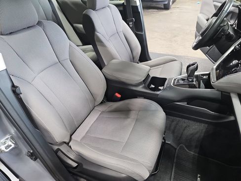 Used 2022 Subaru Legacy Premium w/ Popular Package #1 AWD/4WD image 10