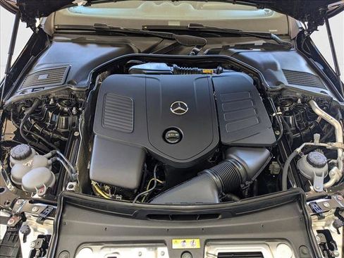 Used 2025 Mercedes-Benz C 300 Sedan image 17