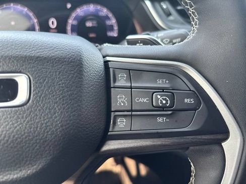 Used 2023 Jeep Grand Cherokee L Limited AWD/4WD image 20