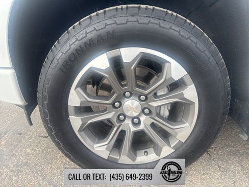 Used 2023 Chevrolet Silverado 1500 High Country w/ Technology Package image 8