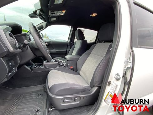 Used 2023 Toyota Tacoma TRD Off-Road w/ Technology Package AWD/4WD image 29