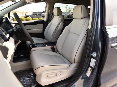 New 2026 Honda Odyssey Touring image 21