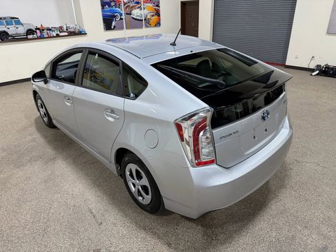 Used 2014 Toyota Prius Two image 19