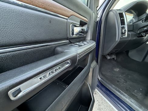 Used 2017 RAM 1500 Laramie w/ Convenience Group AWD/4WD image 19