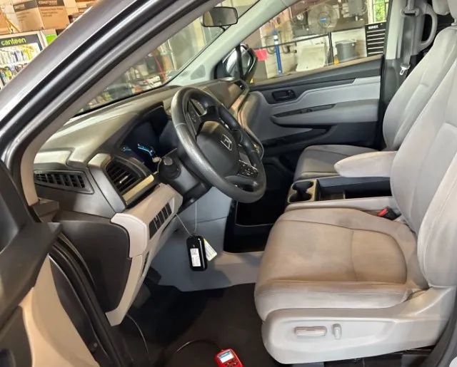 Used 2019 Honda Odyssey LX image 2