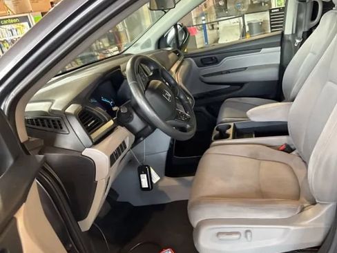 Used 2019 Honda Odyssey LX image 2