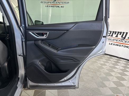 Used 2023 Subaru Forester Premium image 25