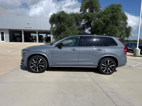 Certified 2023 Volvo XC90 T8 Ultimate w/ Lounge Package AWD/4WD image 3
