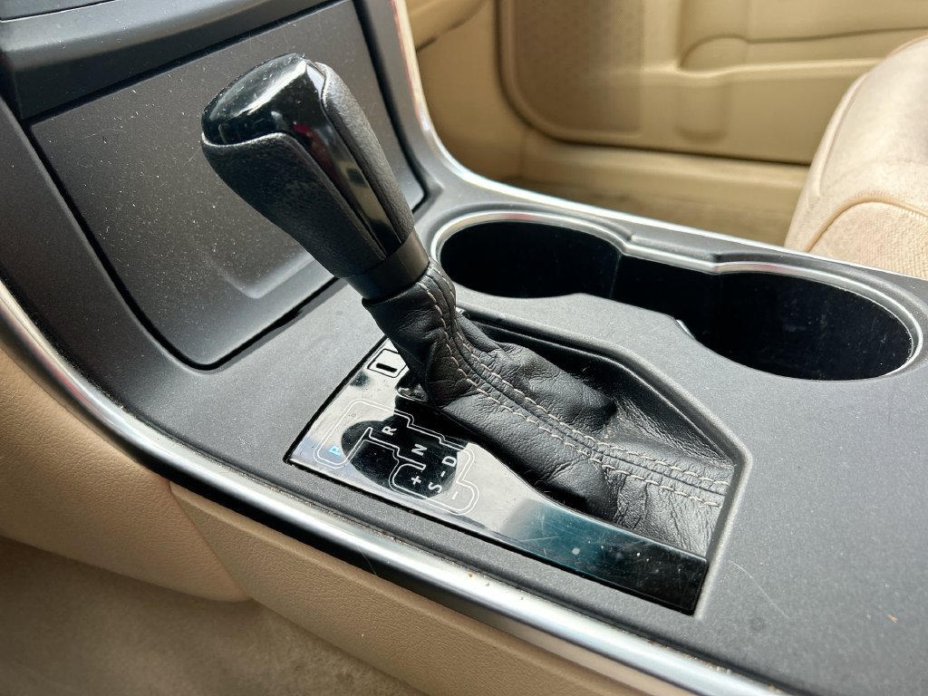 Used 2016 Toyota Camry LE FWD image 23