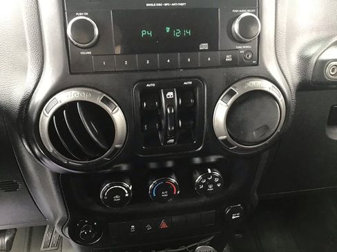 Used 2018 Jeep Wrangler Unlimited Sport S AWD/4WD image 25