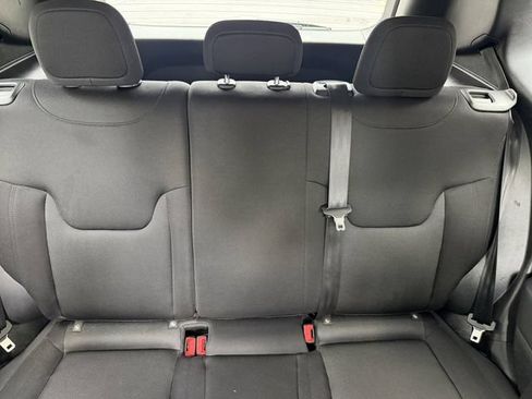 Used 2023 Jeep Renegade Latitude AWD/4WD image 25