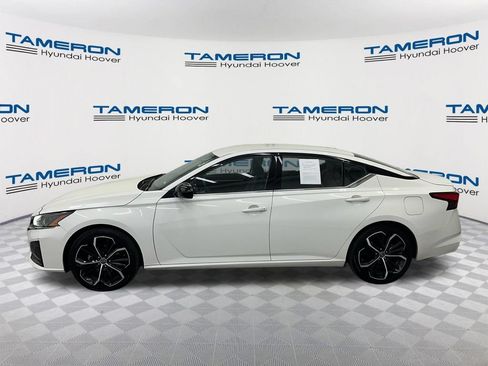 Used 2024 Nissan Altima 2.5 SR FWD image 2