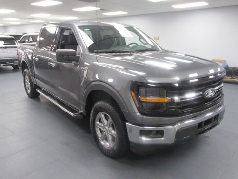 Used 2025 Ford F150 XLT w/ Equipment Group 301A Standard image 3