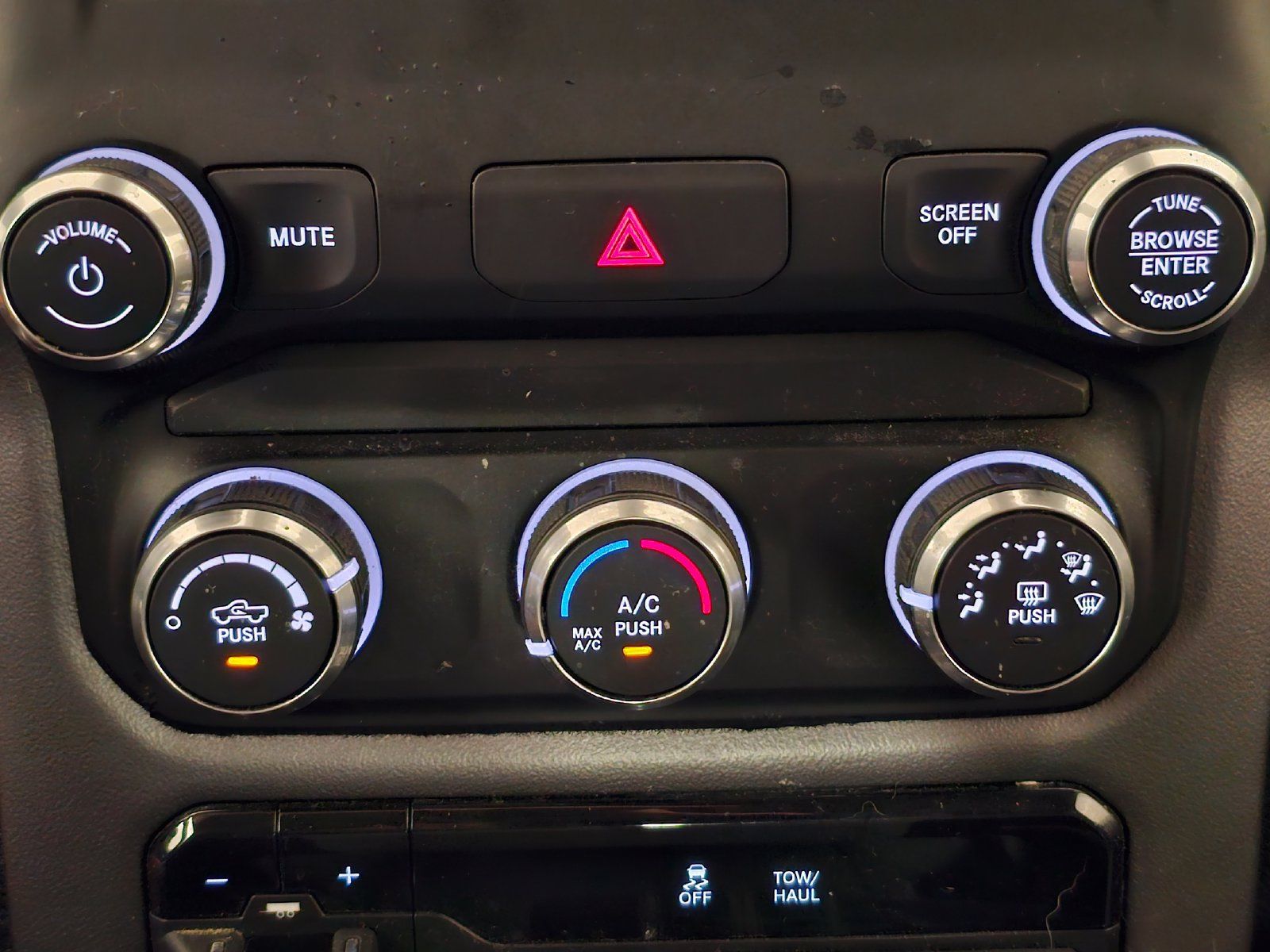 Used 2020 RAM 1500 Big Horn AWD/4WD image 14