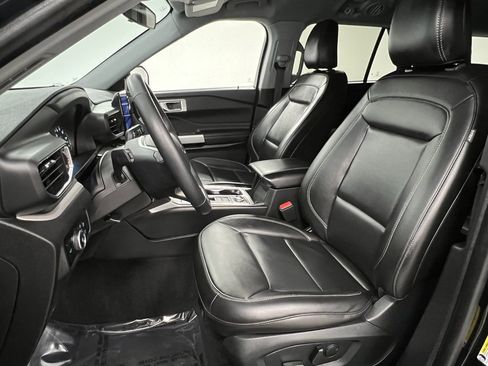 Used 2024 Ford Explorer XLT w/ Equipment Group 202A image 20