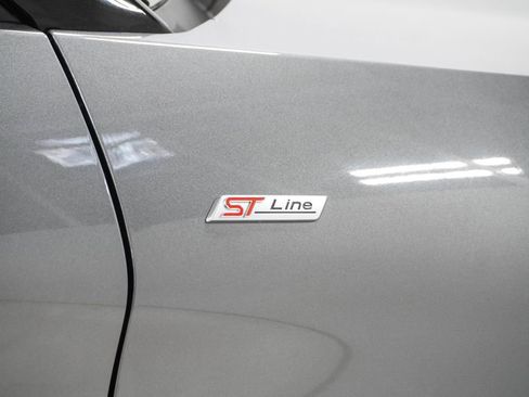 Used 2025 Ford Explorer ST-Line w/ ST-Line Street Pack image 32