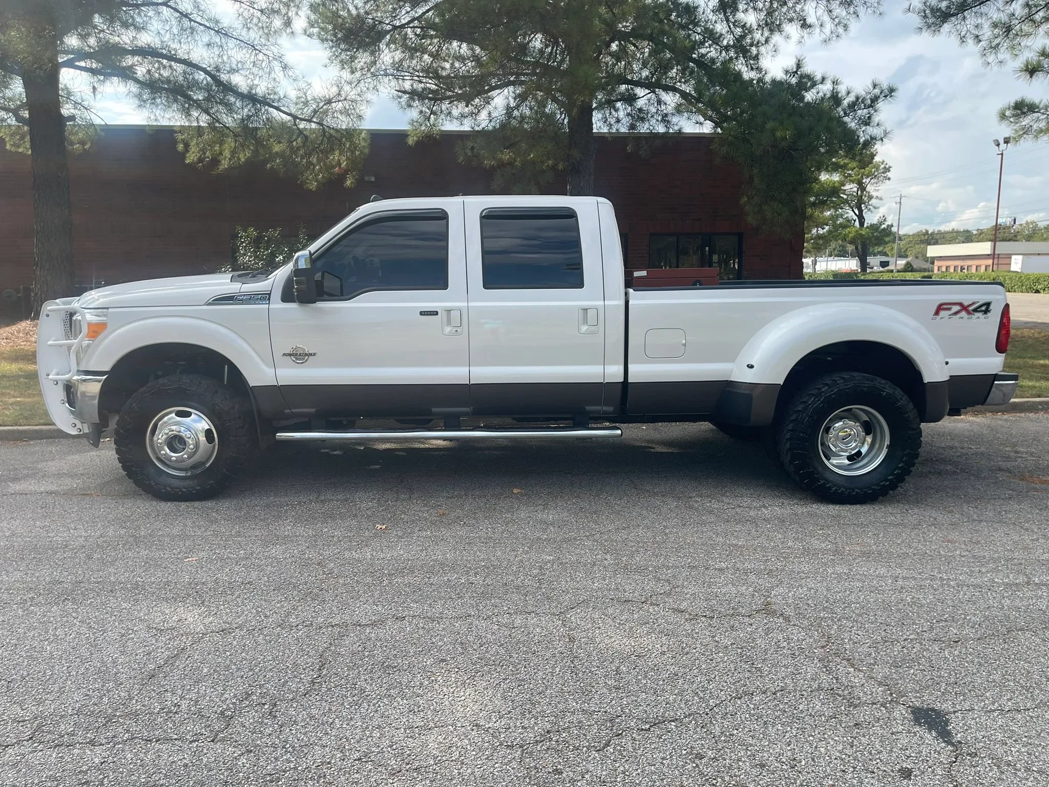 Used 2016 Ford F350 Lariat w/ Lariat Ultimate Package AWD/4WD image 2