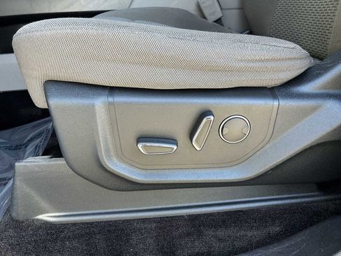 Used 2017 Ford F150 XLT w/ Equipment Group 302A Luxury AWD/4WD image 13