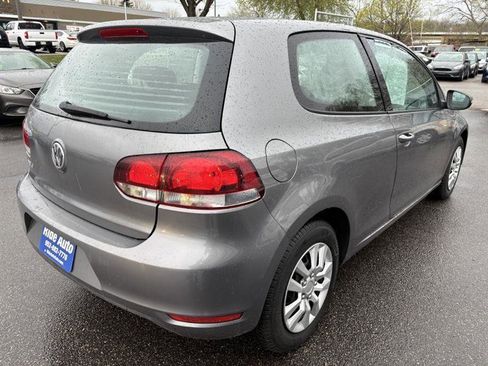 Used 2010 Volkswagen Golf 2-Door FWD image 5