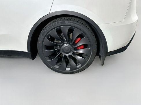 Used 2023 Tesla Model Y Performance AWD/4WD image 11