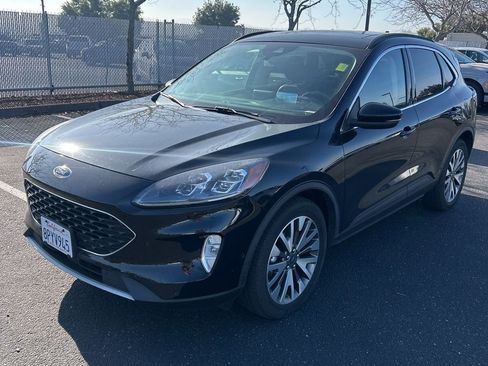 Used 2020 Ford Escape Titanium w/ Titanium Premium Package 2.0 image 2