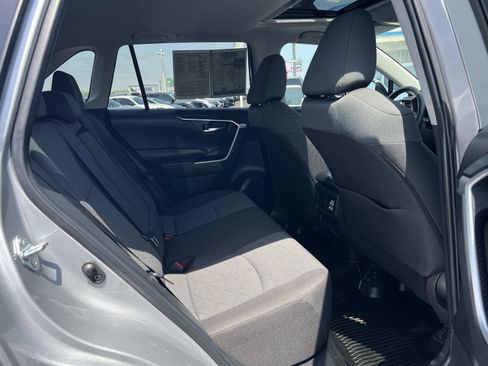 Used 2024 Toyota RAV4 XLE FWD image 31