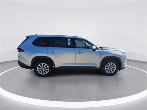 Used 2024 Toyota Grand Highlander XLE image 9