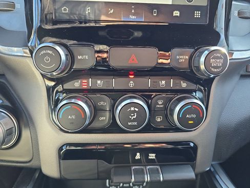 Used 2024 RAM 1500 Laramie image 20