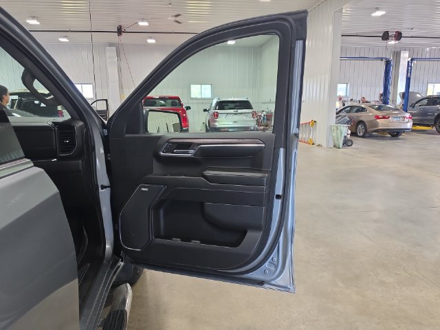 Used 2024 Chevrolet Silverado 1500 LTZ AWD/4WD image 31
