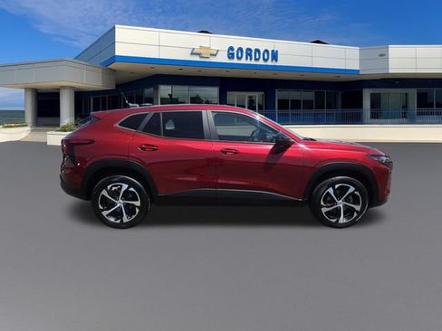 Used 2024 Chevrolet Trax RS w/ Driver Confidence Package FWD image 7