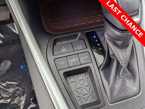 Used 2022 Toyota RAV4 Limited image 25