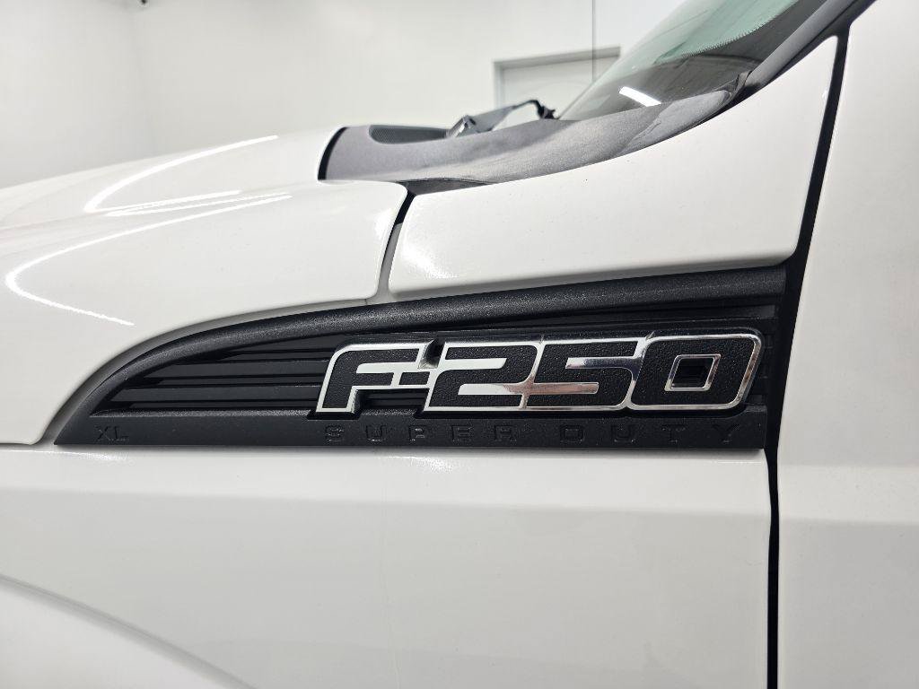 Used 2015 Ford F250 XL AWD/4WD image 8