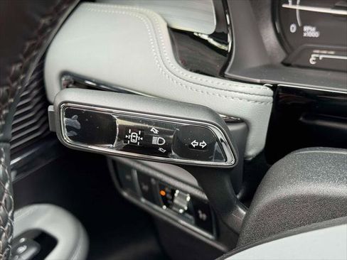 Used 2022 Lincoln Corsair AWD w/ Premium Package image 23