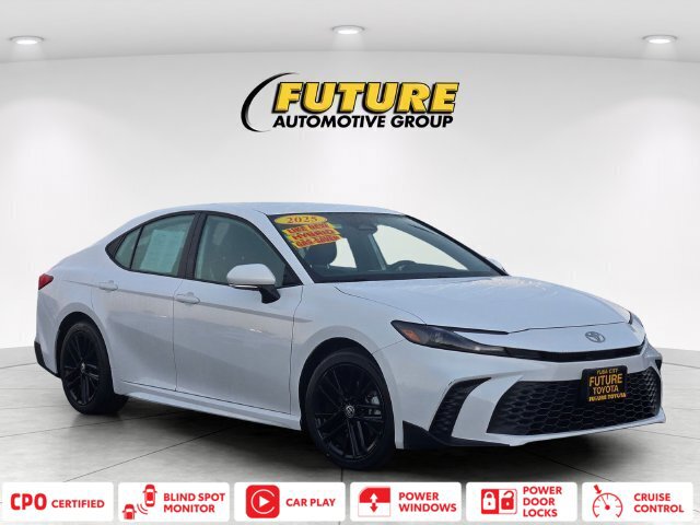 Certified 2025 Toyota Camry SE FWD image 1