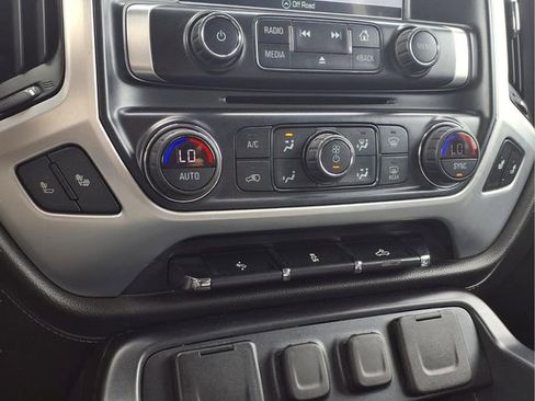 Used 2018 GMC Sierra 1500 SLT w/ SLT Premium Package AWD/4WD image 9