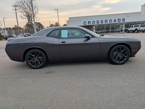 Used 2022 Dodge Challenger SXT w/ Driver Convenience Group image 4