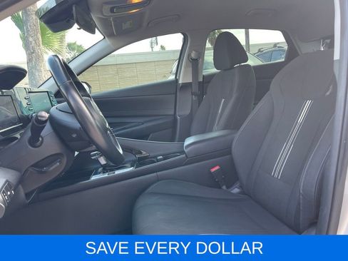 Used 2021 Hyundai Elantra SEL w/ Convenience Package image 13