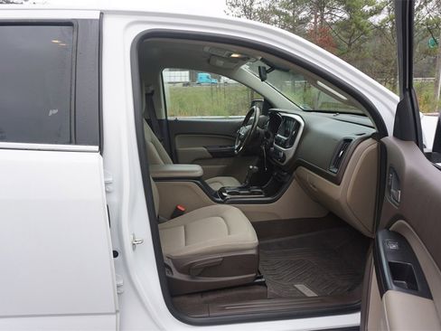 Used 2019 GMC Canyon SLE w/ SLE Convenience Package image 17