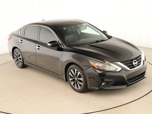 Used 2017 Nissan Altima 2.5 SL w/ 2.5 Technology Package image 35
